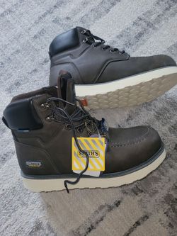 New men boots size 11