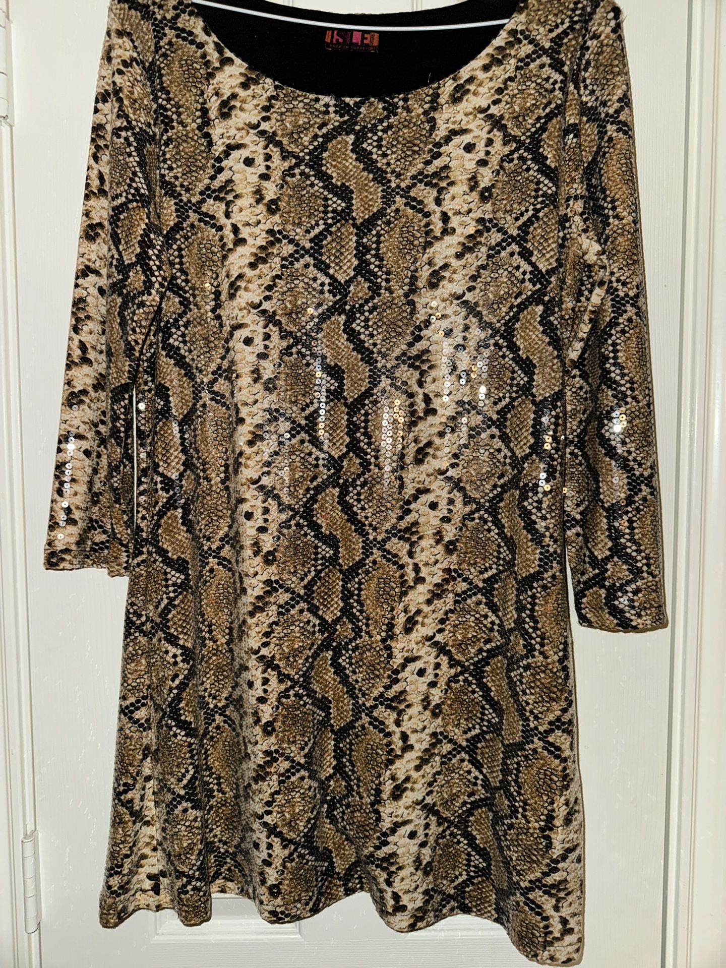 Isle Apparel Snakeskin Sequin Dress Sz M 