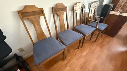Set of 4 Wooden Dining Chairs