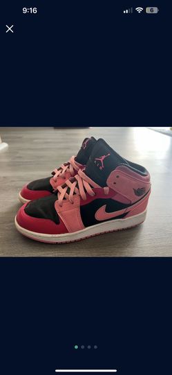 Jordan 1 Pink  5.5y 