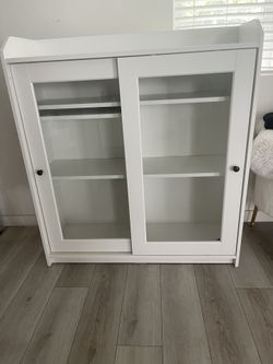glass door cabinet 