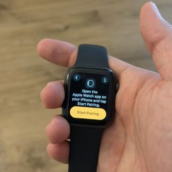 Apple Watch Series 5 Aluminum 44mm Great Condition