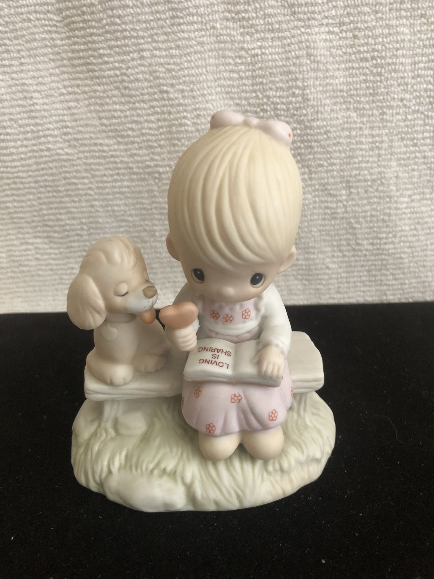 Precious Moments 1979 Loving Is Sharing E-3110/G Figurine Enesco Jonathan David