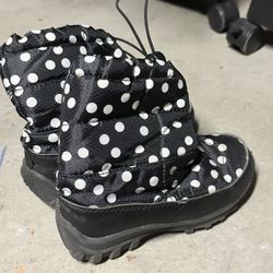 Girls Black Snow Boots 