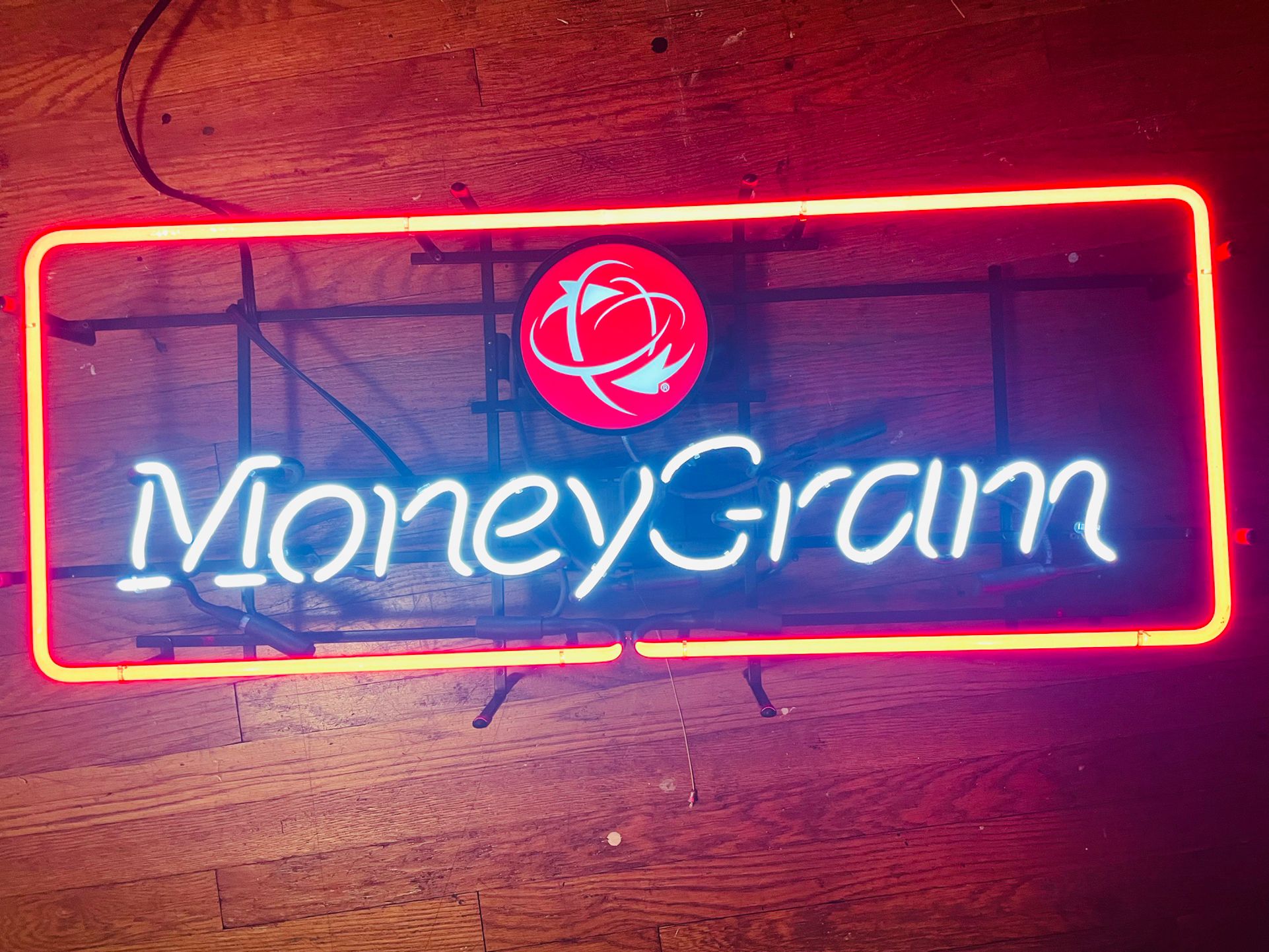 Neon Sign “Money Gram”