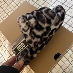 Uggs Fluff Yeah Slide Slippers size 4