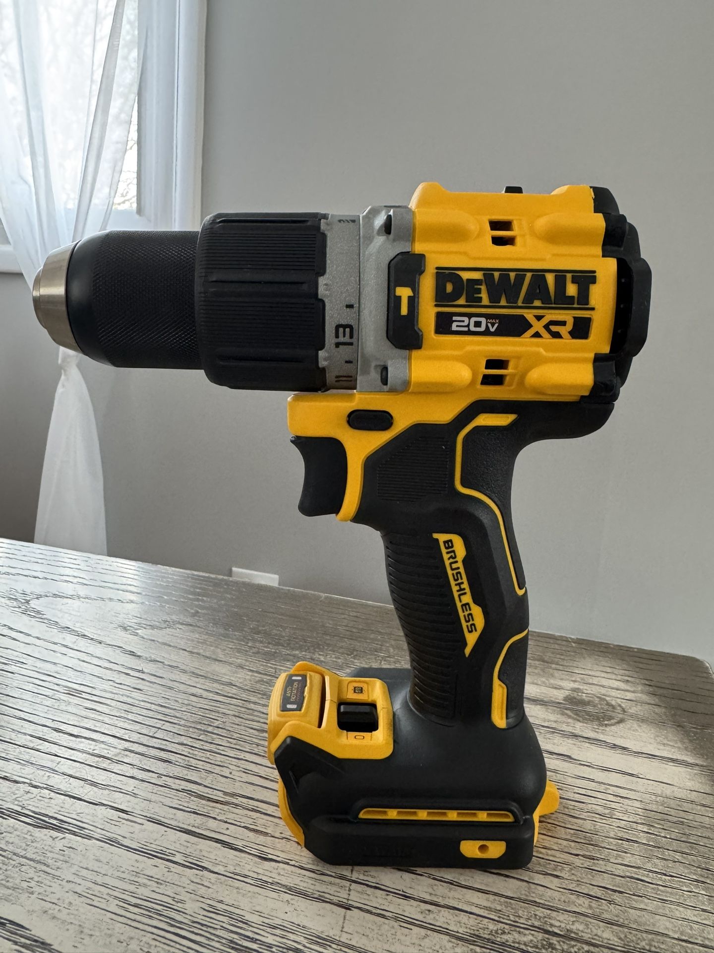 NEW DEWALT 20V XR HAMMER DRILL TOOL ONLY