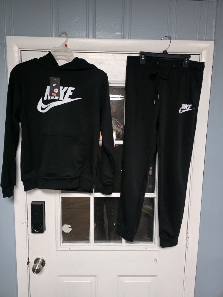 Nike Sweat Suit Top and bottoms
