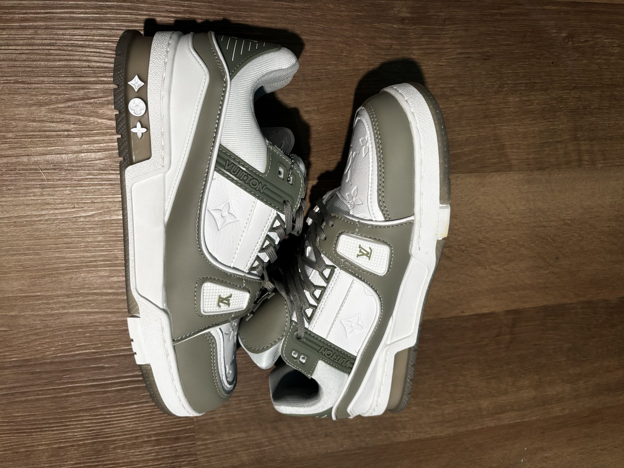 LV Trainers White/Grey Size 11 US