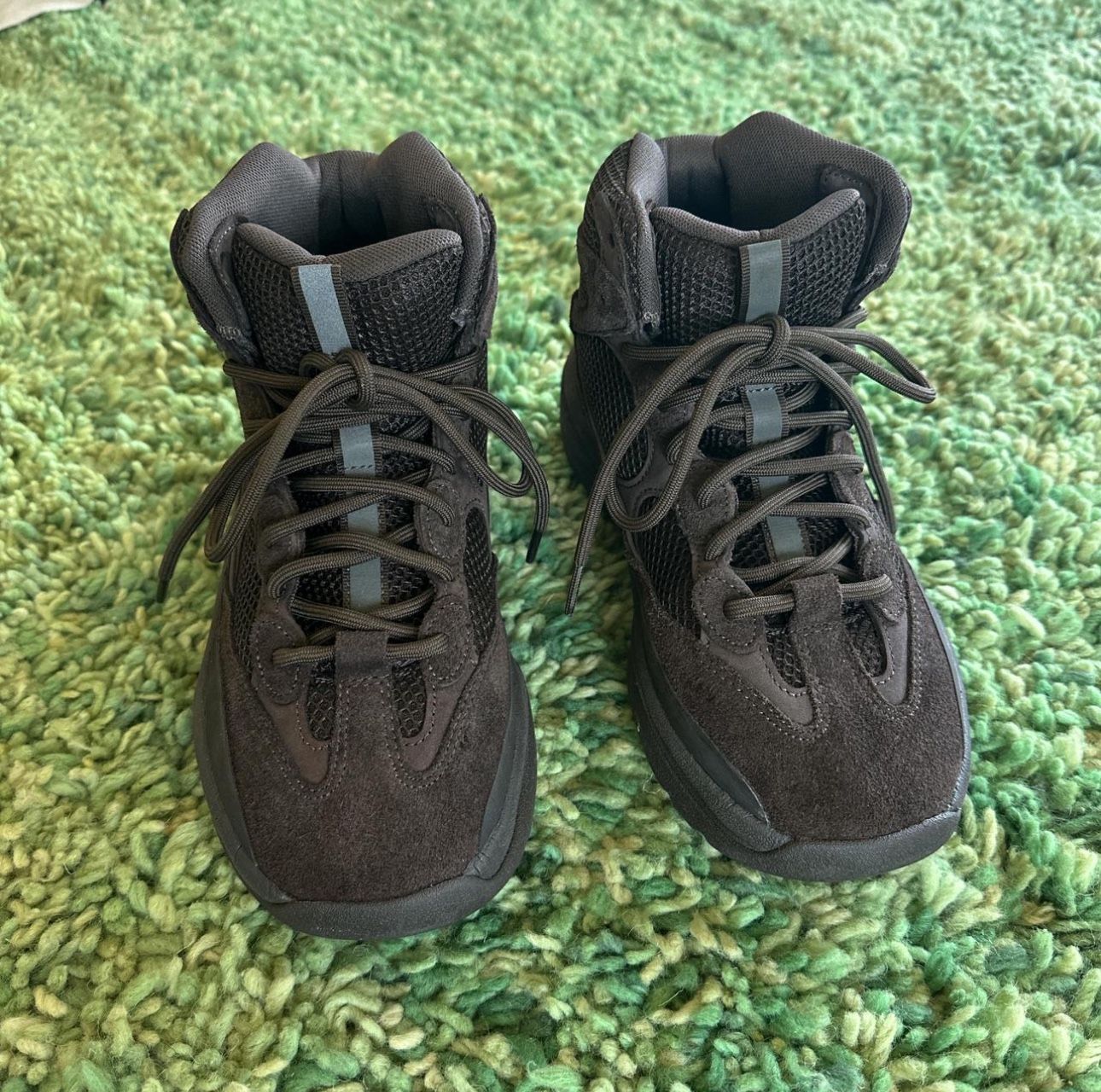 Yeezy DSRT BT “Oil”