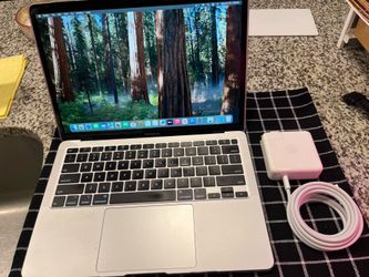 2020 MacBook 13-inch Retina Display 1.1ghz quad core i5 processor 8gb RAM 256gb ssd 662 battery cycles - very good condition
