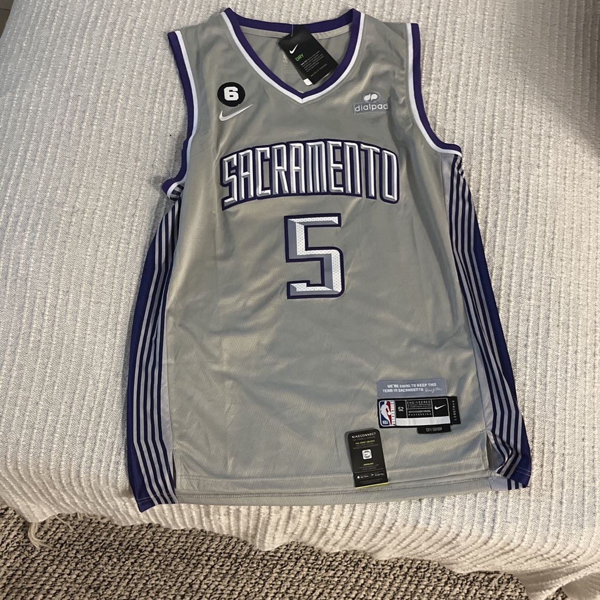 SACRAMENTO KINGS NBA Youth #5 DE'AARON FOX JERSEY for Sale in Ceres, CA -  OfferUp