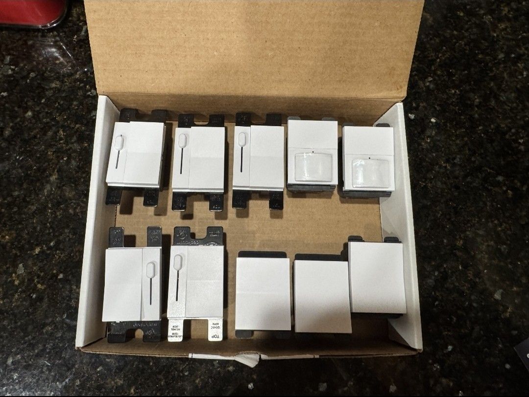 10 Deako Multipack Simple Switches