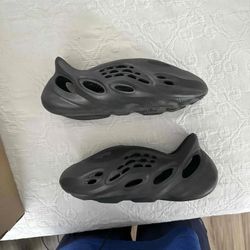 Yeezy Foamrunners 
