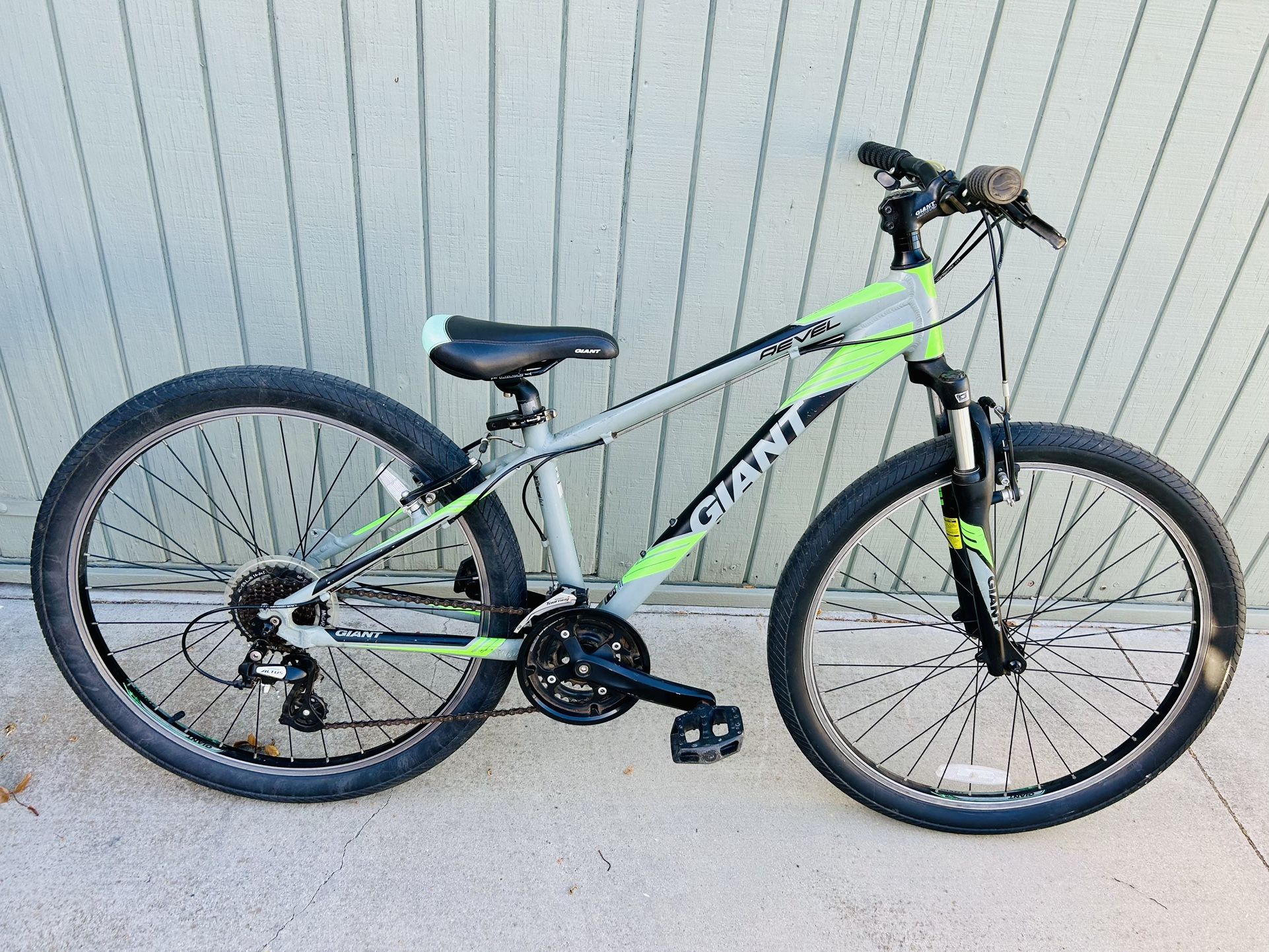 Giant Mountain Bike- XS Frame (5’1” - 5’ 5” rider)