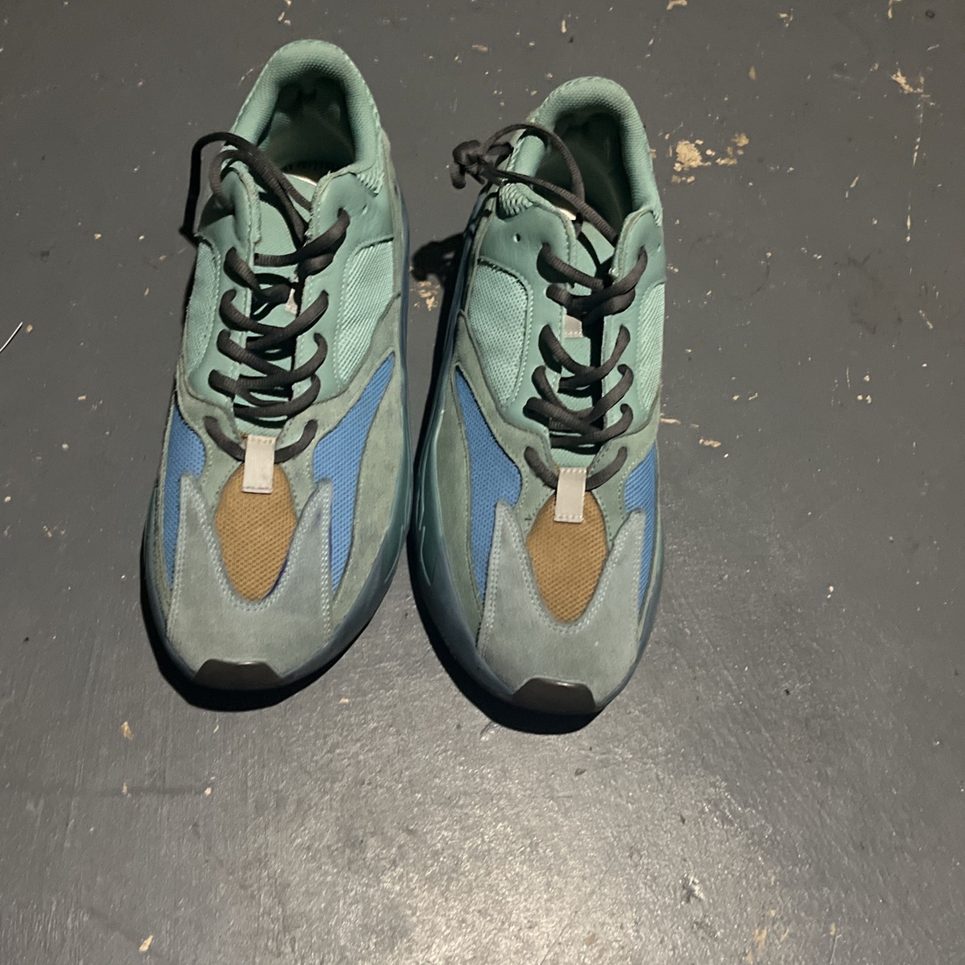 adidas Yeezy Boost 700