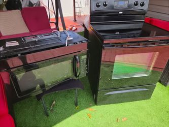Matching Black Whirlpool Electric Range & Over-the-Range Microwave Set – Works Great!