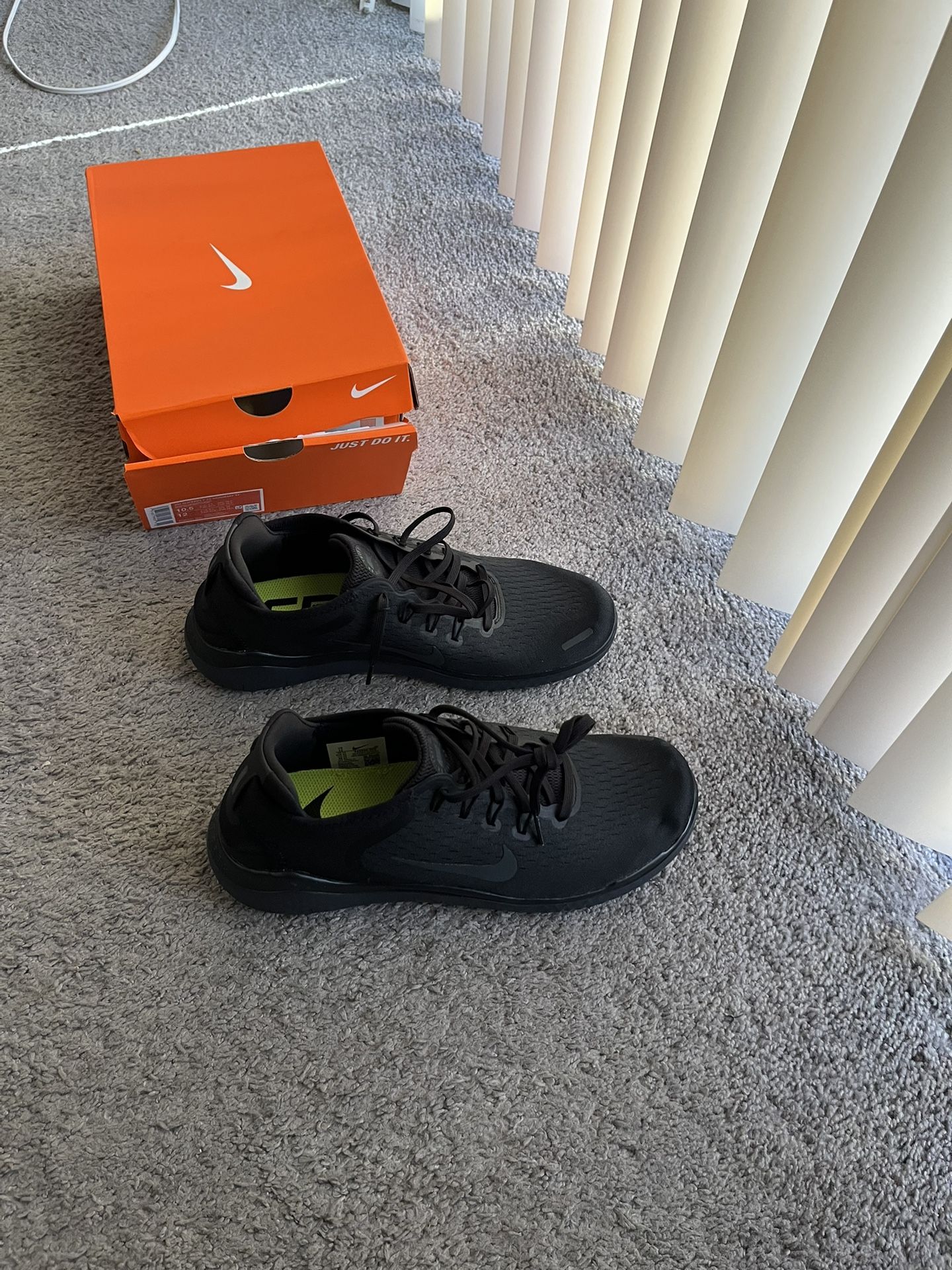 nike tennis shoes brand new