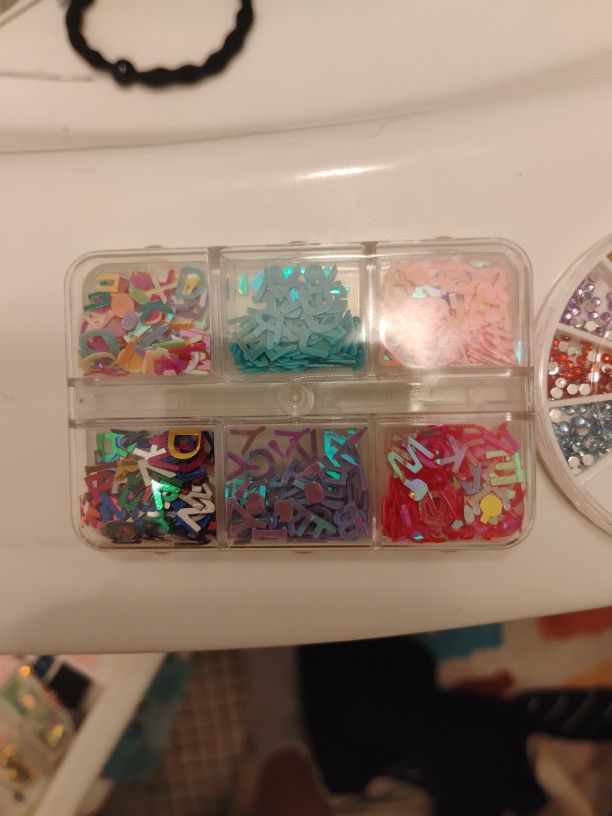 nail art items