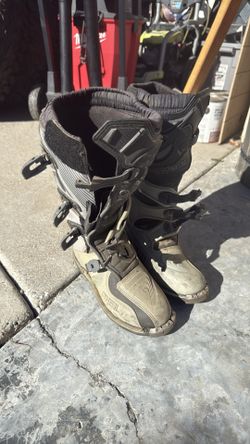 Race boots