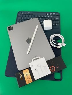 128GB Apple IPad Pro 11” 4th Generation (2022 Model / M2 chip ) with Keyboard, pen & Accessories (256gb /512GB)