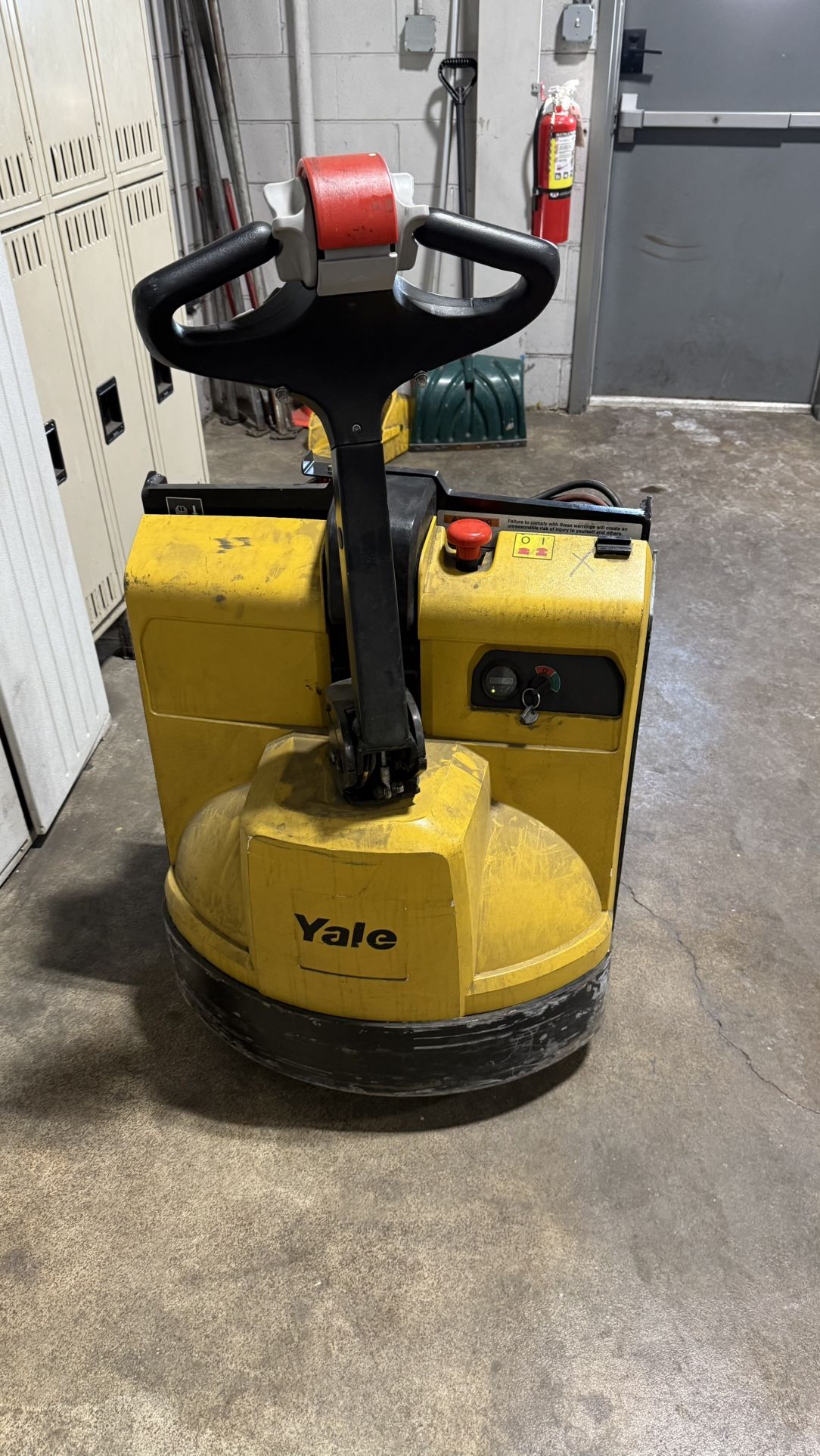 Yale pallet jack