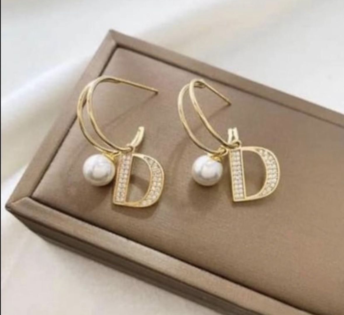 VINTAGE 18K Gold Plated Bling Crystal Rhinestone Initial Letter With Pearl Accents Drop Earrings