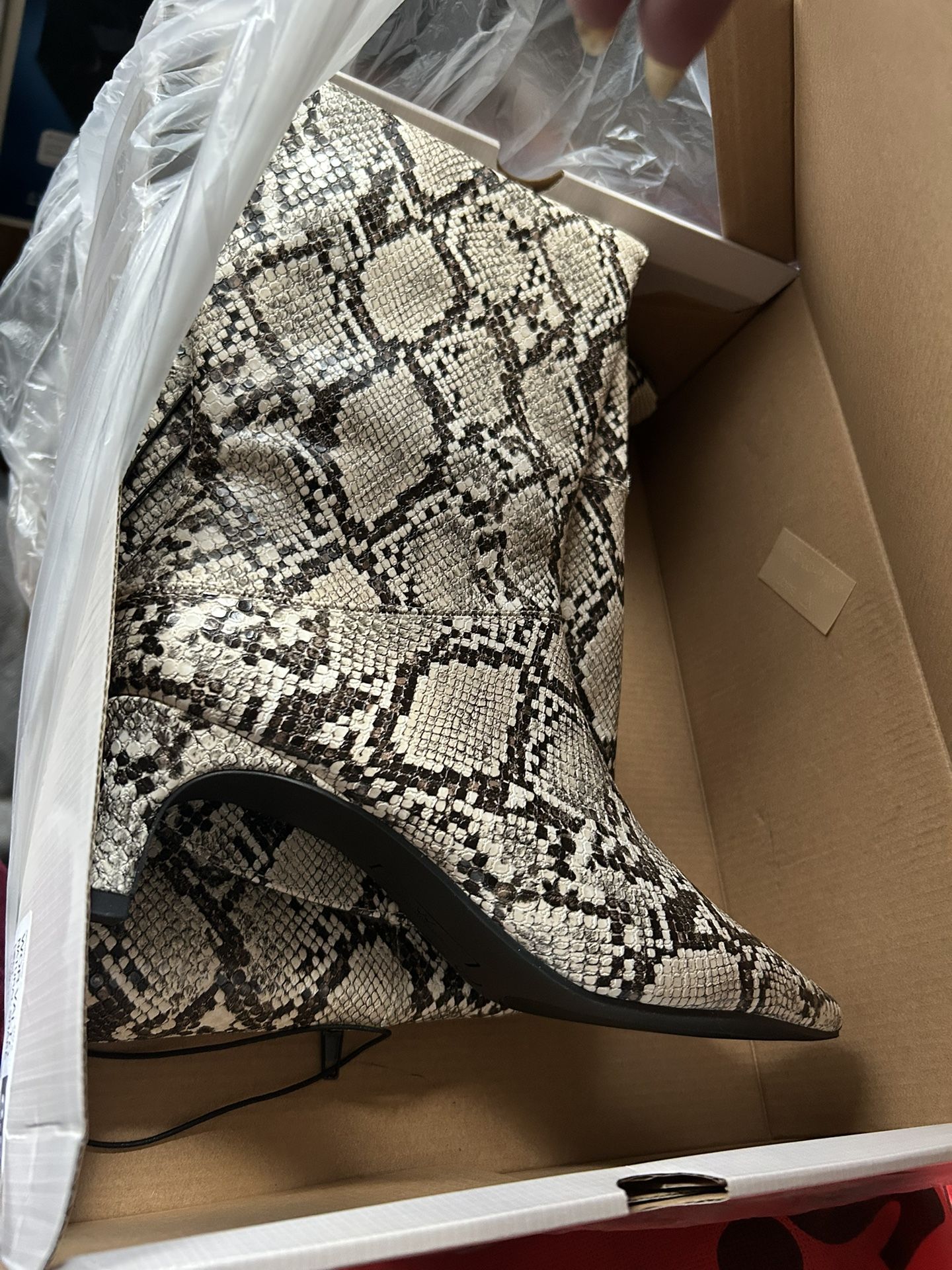 New Snakeskin Knee High Boots Size 8.1/2