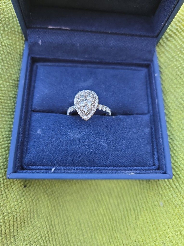 diamond pear shape ring