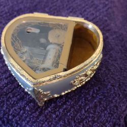 Gold And Silver Coated Vintage Heart-shaped Musical Box