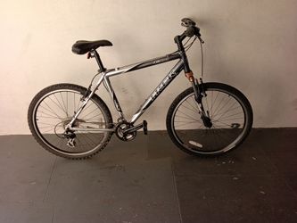 BICYCLE TREK 21 SPEED SIZE 26 BRAND NEW