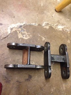 Jeep CJ or YJ heavy duty spring shackles.