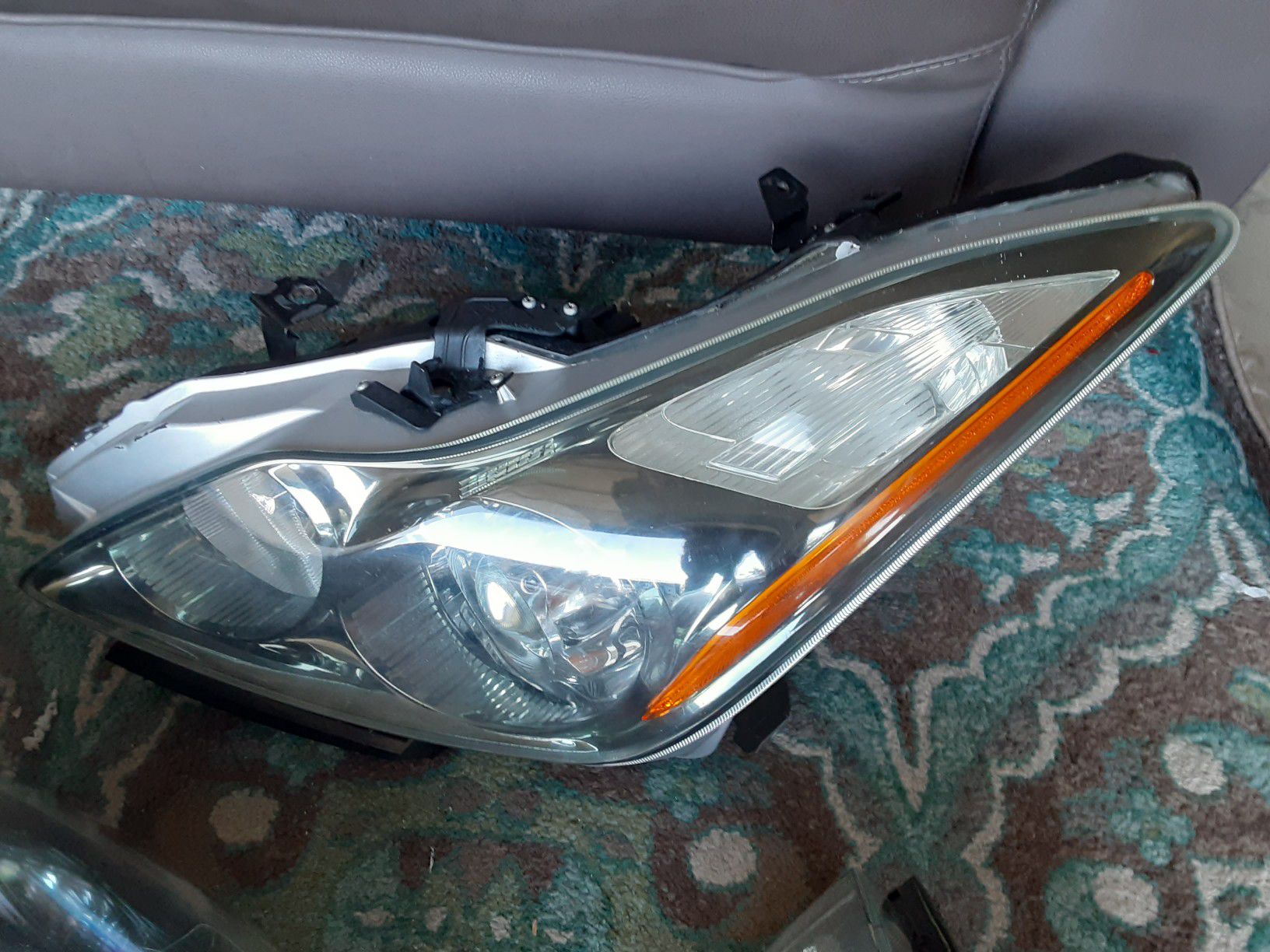 Infinity G37 Q60 left headlight 2013-2105