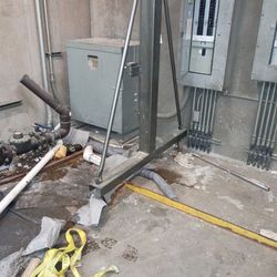 1 tone industrial host lift.