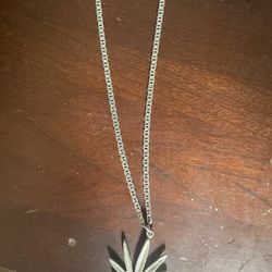 Silver Necklace With Weed Pendant 