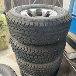 5 Tires LT265/75R16