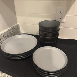 Plates + Bowls 