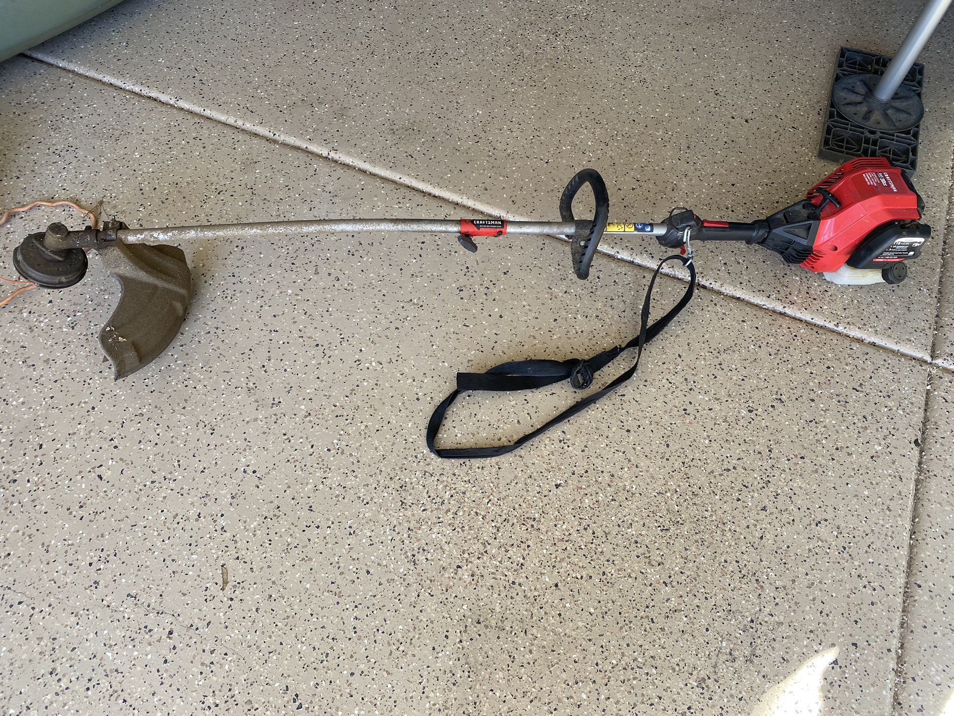 Craftsman 30cc 4 Cycle Weed Trimmer for Sale in Queen Creek, AZ OfferUp