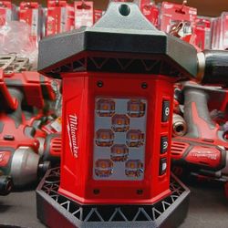 MILWAUKEE M18 ROBER LIGHT 1500 LUMENS LED 