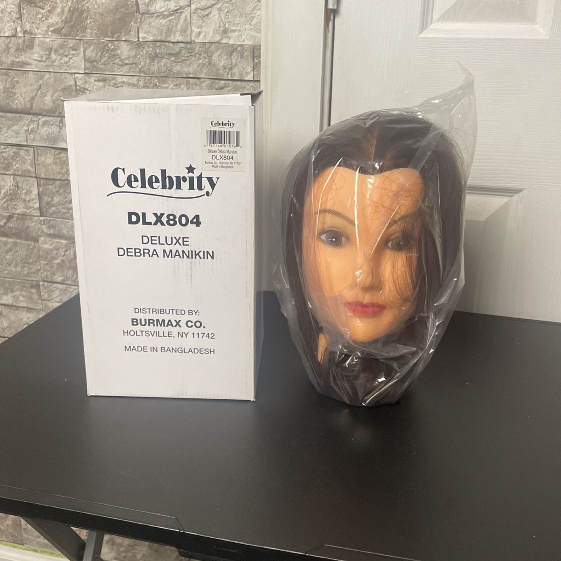 NIB Deluxe Debra Manikin Head