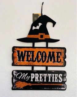 Cute Halloween Sign 🧙🏻♀️🧡🧹 • 15in x 11in •