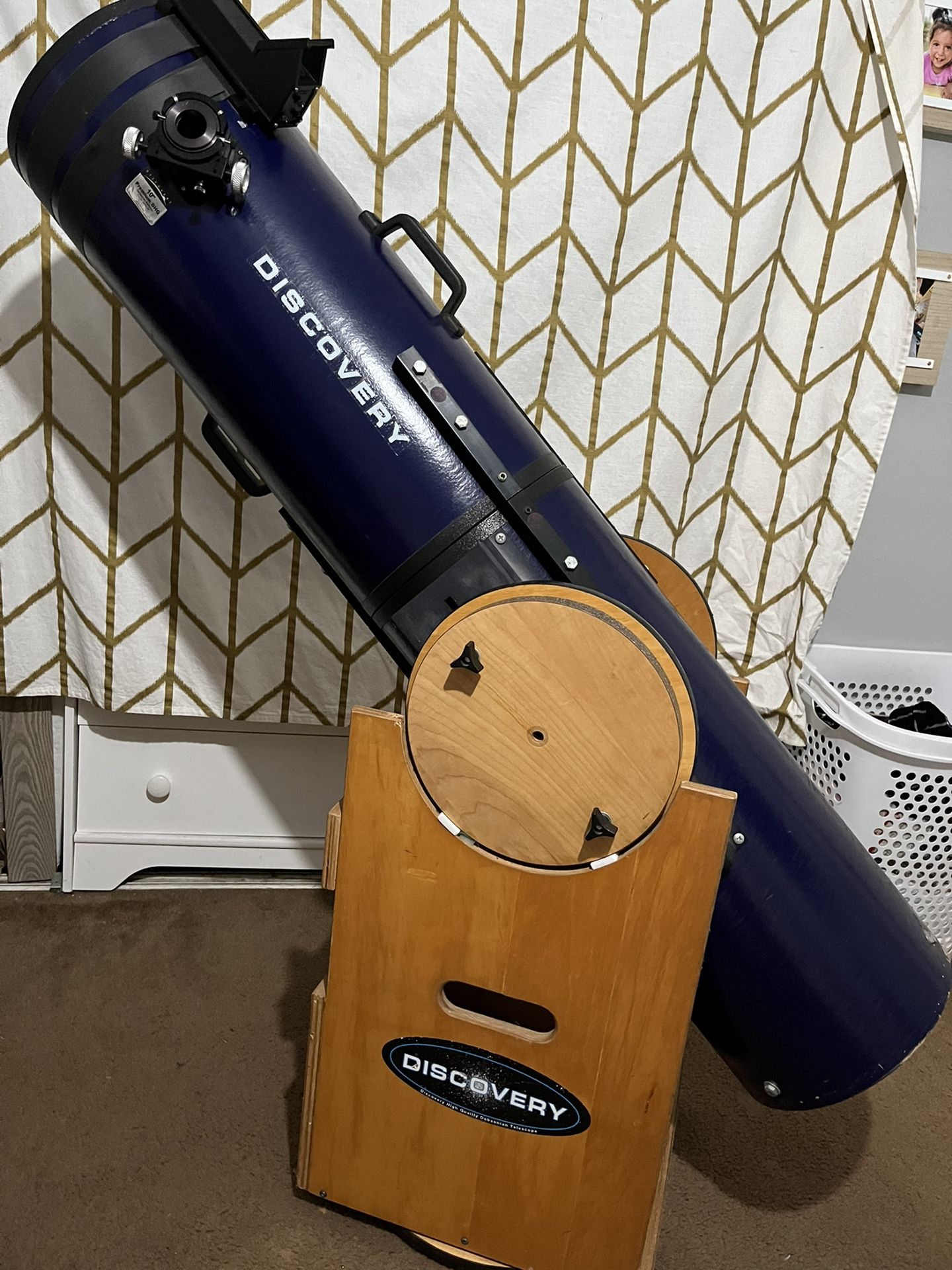 Discovery 10 Inch Dobsonian Reflector Telescope for Sale in Long Beach