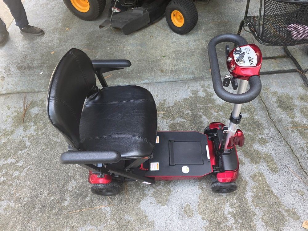 Drive ZooMe Flex Auto-folding Scooter - Like New - Used Briefly 