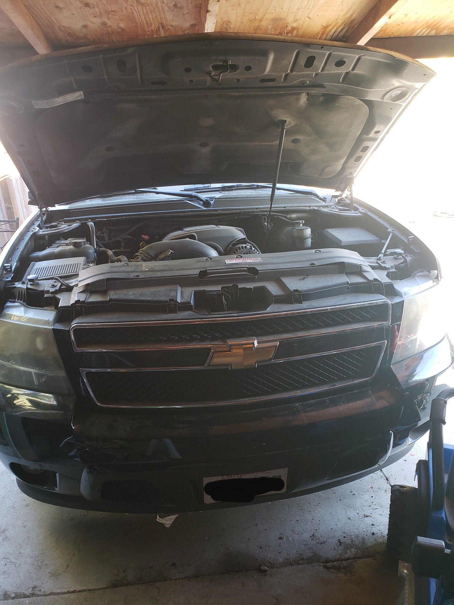Chevy tahoe parting out engine in good condition all parts