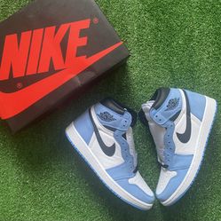 Size 9 - Jordan 1 Retro University Blue 