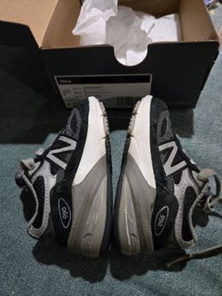 New Balance 990 v6 Sneaker, Black/Silver, Toddler Size 5C