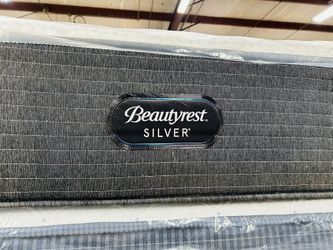 King Beautyrest Silver Mattress And Boxspring 