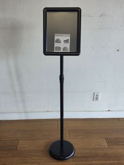 Adjustable snap frame