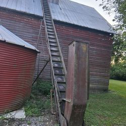 John Deere Grain Elevator,  Use For Wood, Bales Of Hay Too