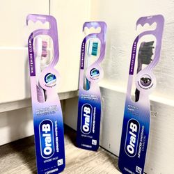 Oral B Toothbrush 